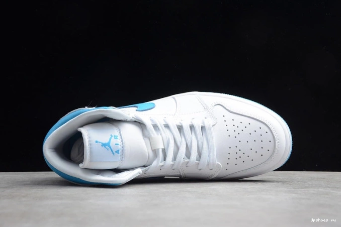 Jordan (W) BQ6472-114 UNC  Mid Air 1  0328